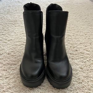 Steve Madden - Kat Black Booties